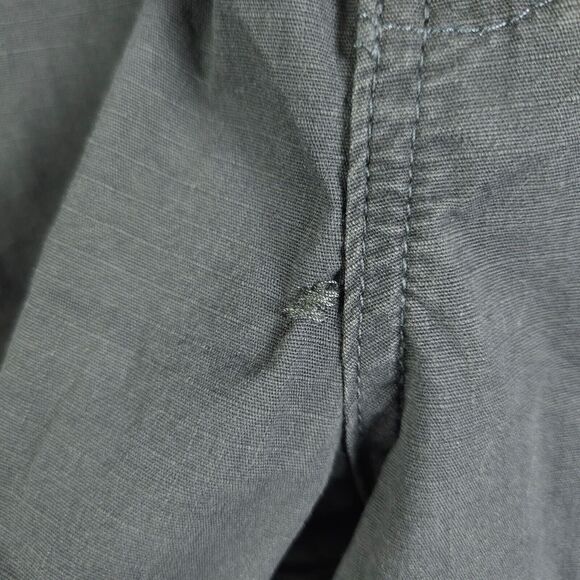 NWT Wrangler Men's 44 Gray Cargo Relaxed Fit Knee Length Tech Pocket Shorts - Picture 14 of 16